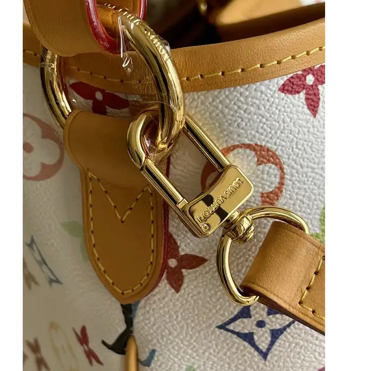 2110YA0062 Bags LV 0520